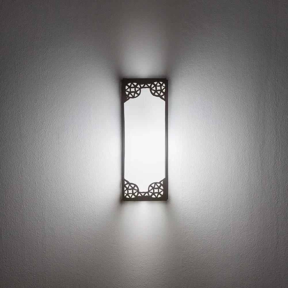 Marokkaanse wandlamp van smeedijzer en wit kristal MC2
