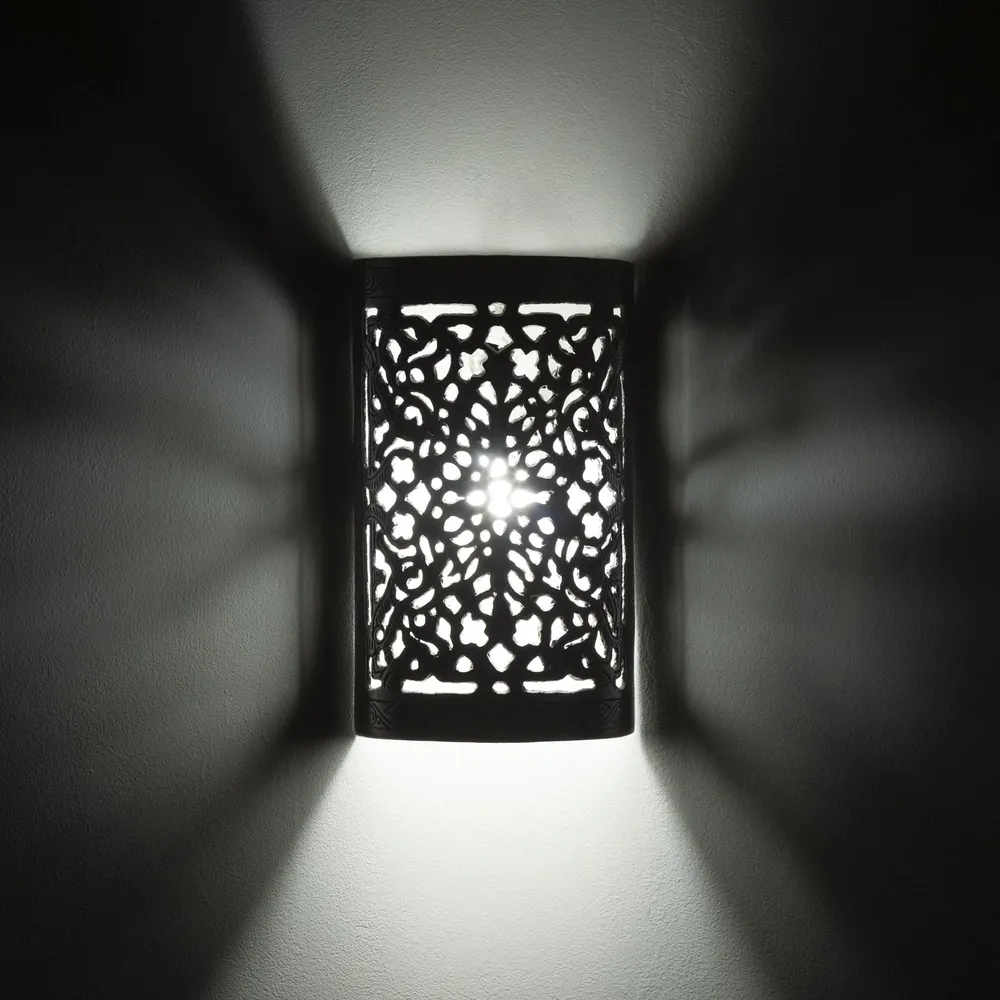 Zilveren Marokkaanse wandlamp, aluminium cilinder