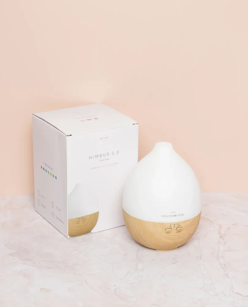 Nimbus 2.0 - Geurwolkje® Aroma Diffuser - Licht hout - 200 ml - Tevens nachtlampje