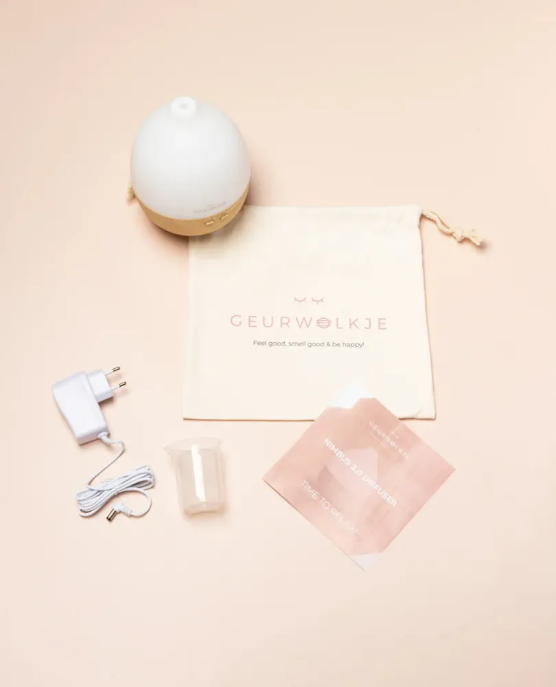 Nimbus 2.0 - Geurwolkje® Aroma Diffuser - Licht hout - 200 ml - Tevens nachtlampje
