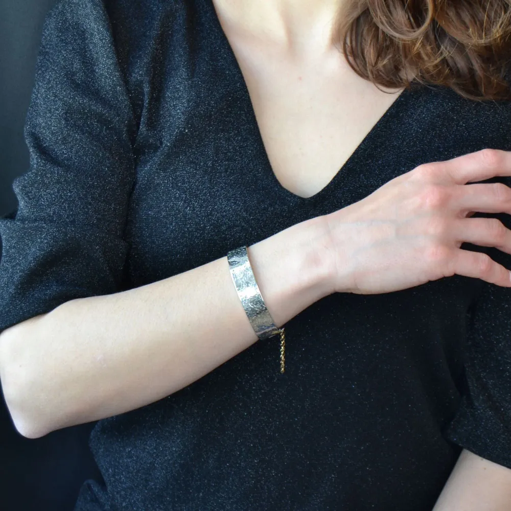 Bangle bracelet kwikzilver flower engravings