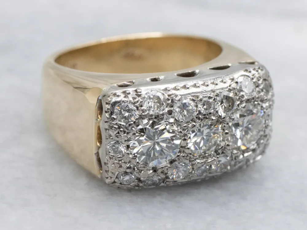 Compleet Tuinset Bold Pave-Set Diamond-Encrusted Statement Ring