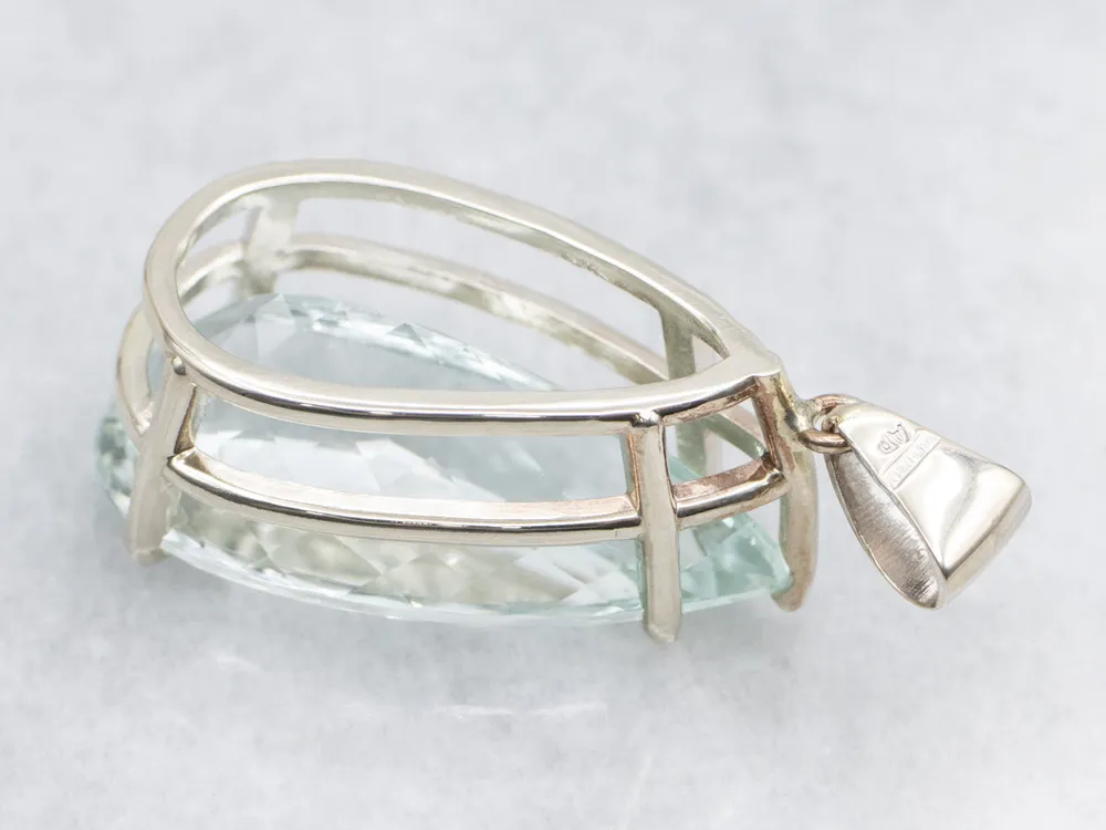Light Groen Beryl Teardrop Pendant