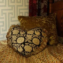 Botanical heart pillow Doing Goods
