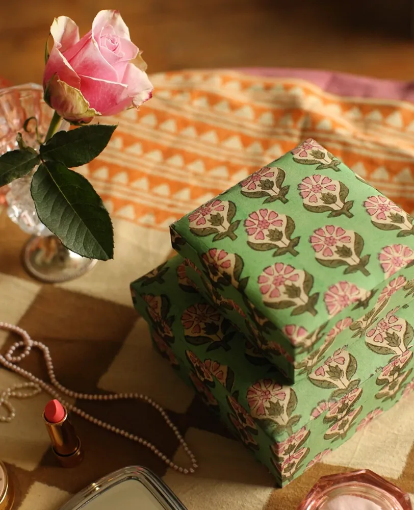 Doing Goods Emma Stoffen sieraden doos box vierkante set