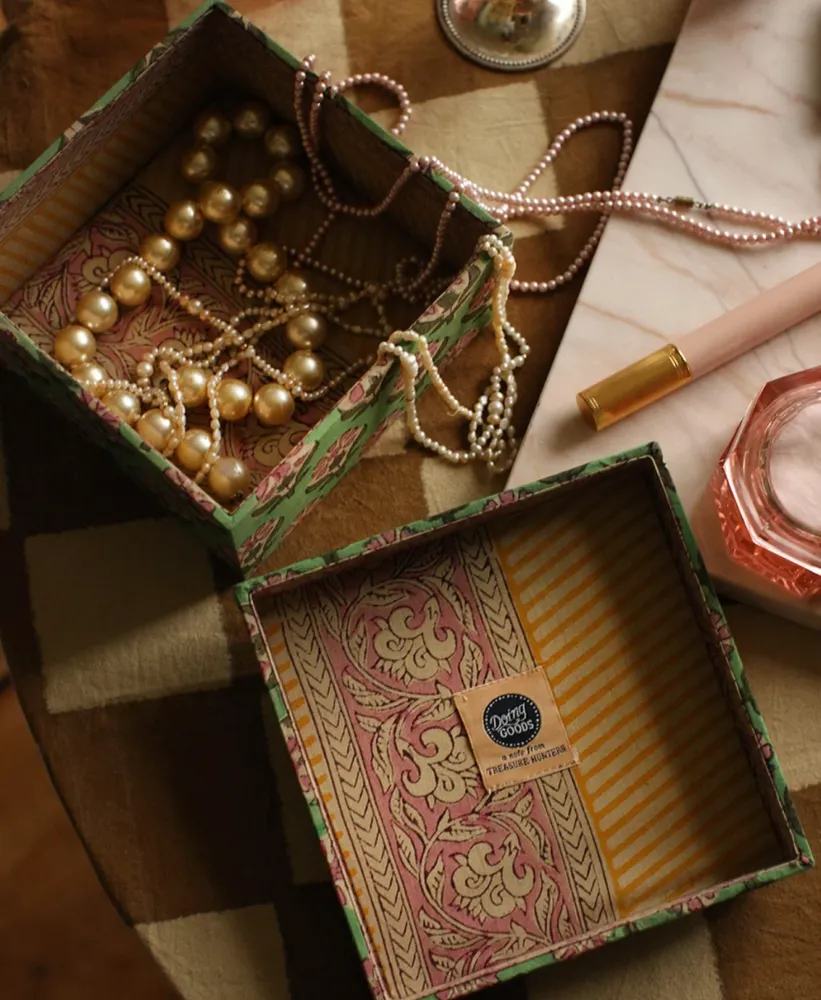 Doing Goods Emma Stoffen sieraden doos box vierkante set