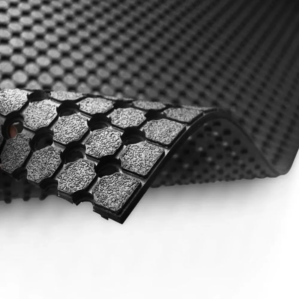 Antislip-rubber loper voor natte ruimtes | Poolrunner | op maat
