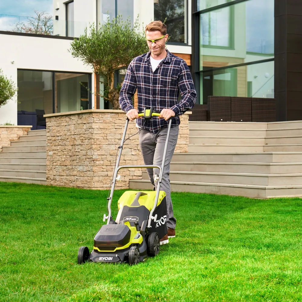 Grasmaaier Ryobi RY18LM37A-240 18V 4Ah