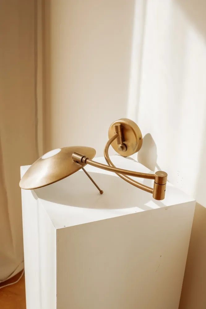 Messing schotel wandlamp met ingebouwde dimmer