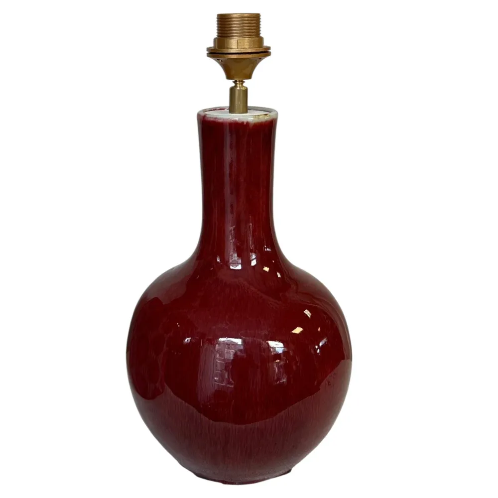 Lampenvoet bordeaux rood vaas hals Studio Limonada