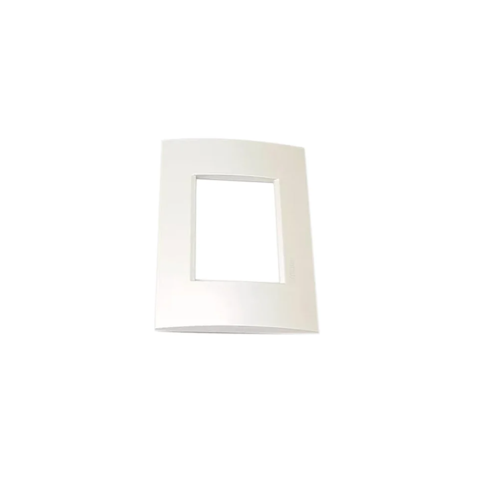 PLACA RECTANGULAR COLOR PLATA 3 MOD. LNA4803AG LIVING Y LIGHT LEGRAND