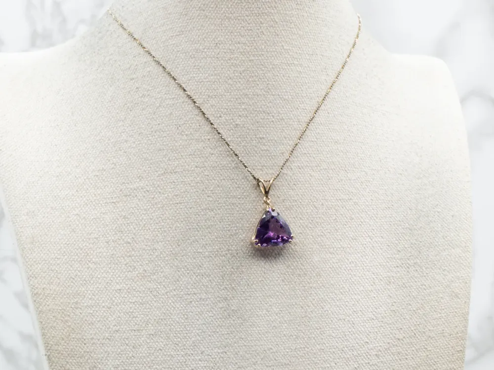 Certificeerde Trillion Cut Amethyst Solitaire Pendant