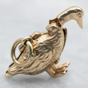 Goose Golden Egg Charm veilig voor Huisdieren