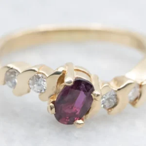 Knaagdier Ruby and Diamond Bypass Ring