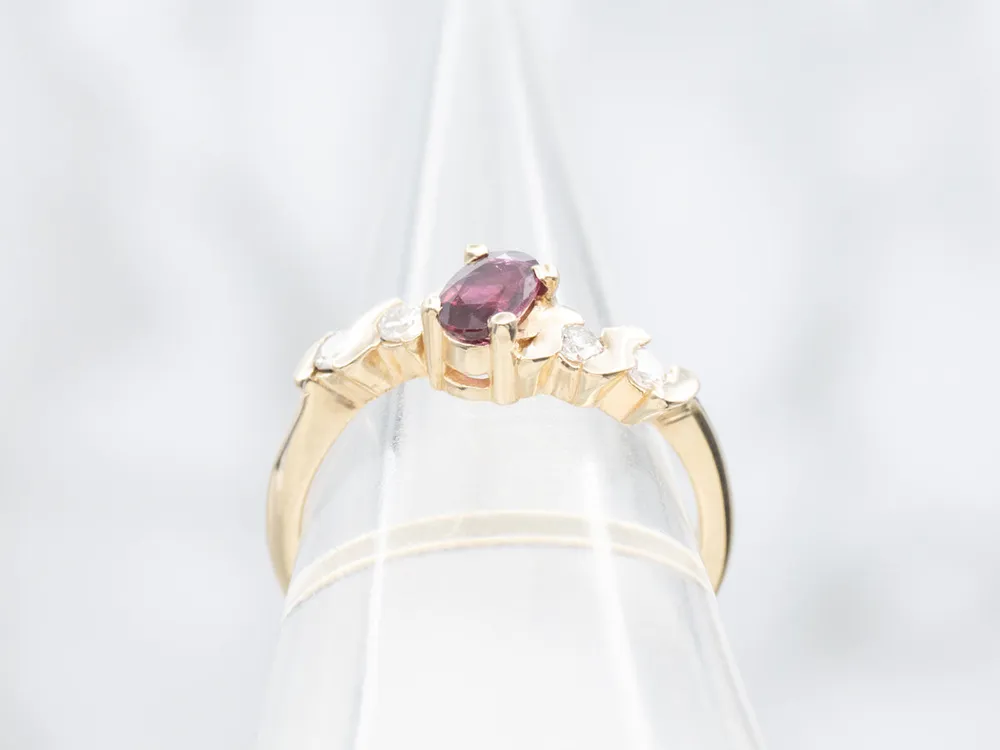 Knaagdier Ruby and Diamond Bypass Ring