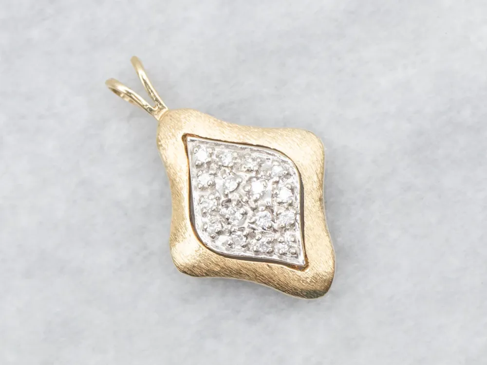 Professionele Textured Gouden Diamond Pendant