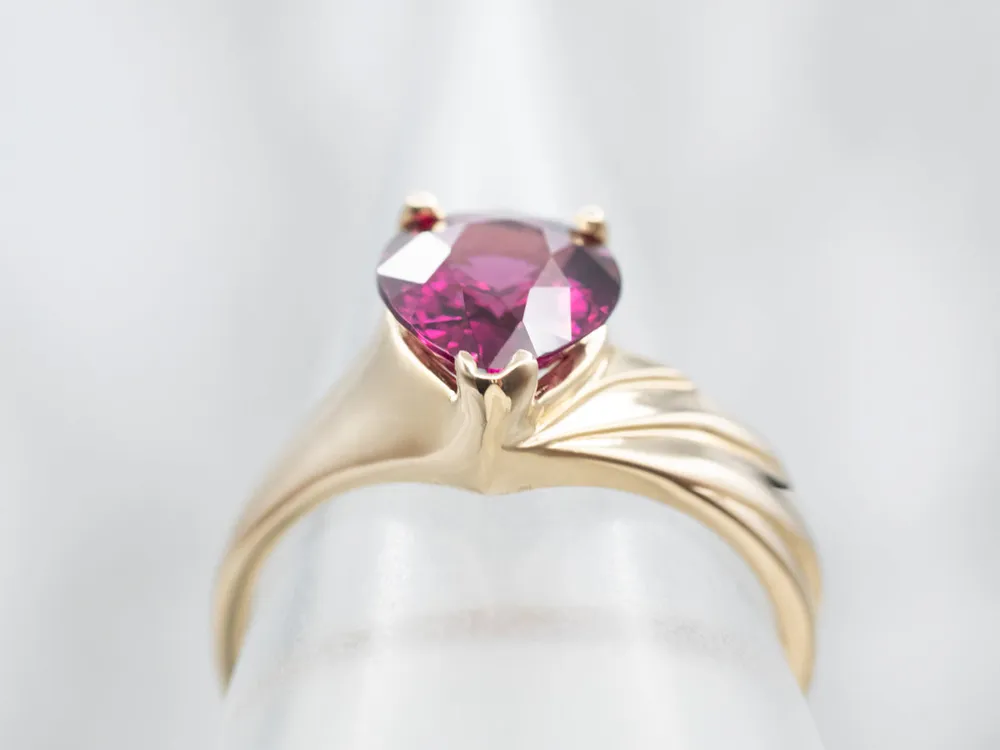 Rhodolite Garnet Solitaire Ring veilig voor Huisdieren