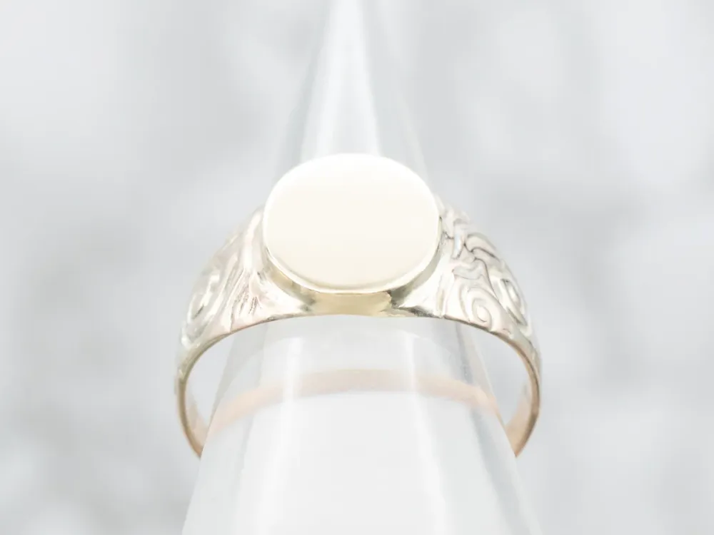 Scrolling and Swirling Chased Signet Ring met 4 Refills