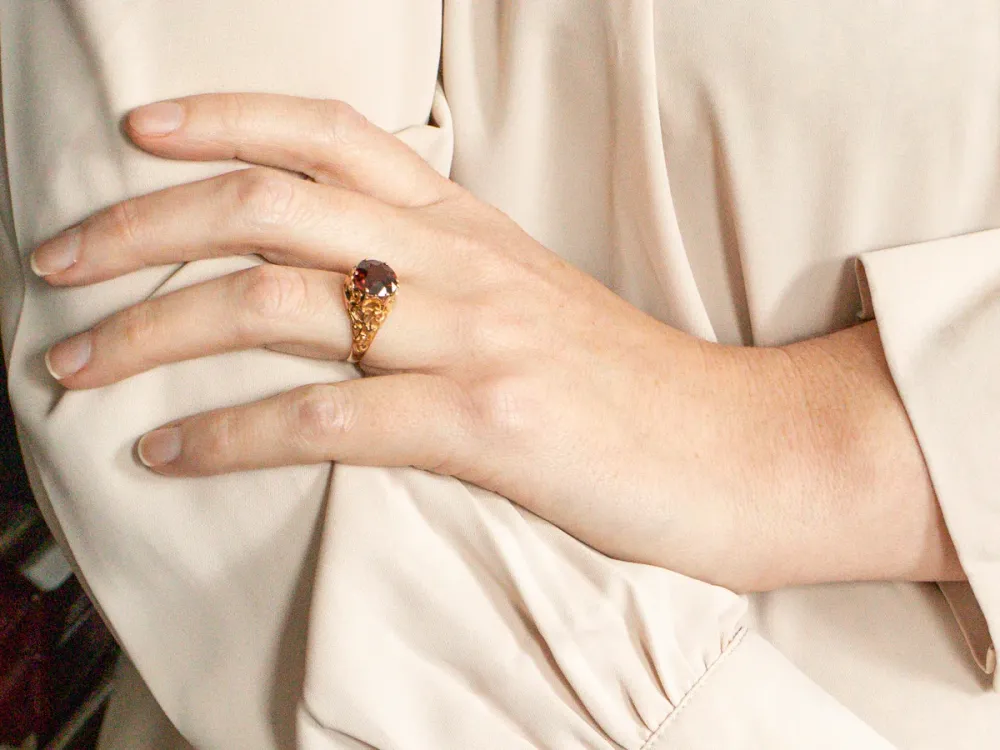 Slakken Scrolling Garnet Filigree Ring