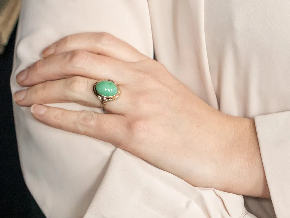 Two Tone Jadeite Solitaire Ring veilig voor Huisdieren