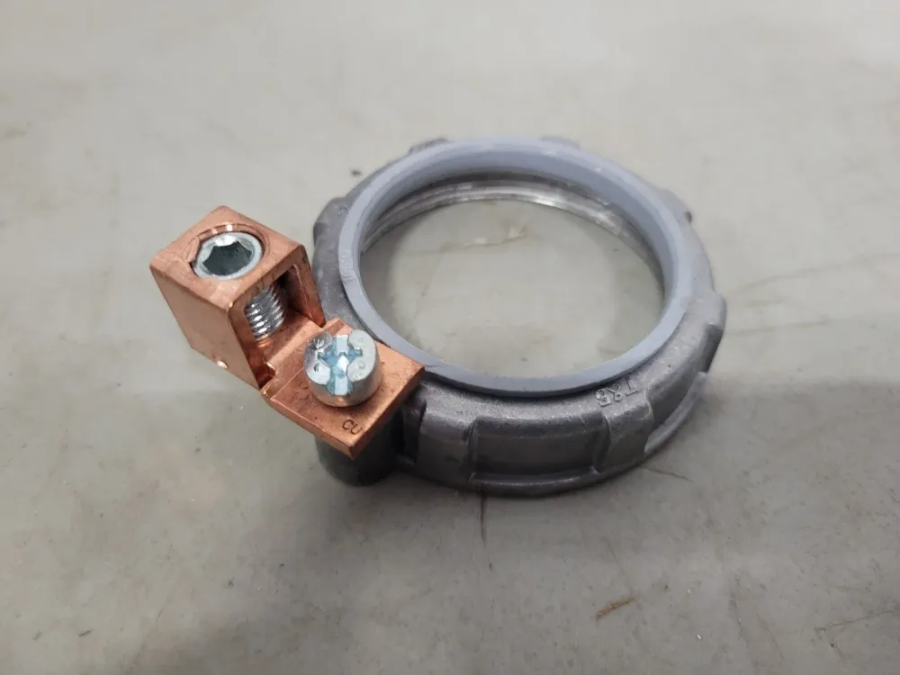 2" Warmte-isolerend Grounding Bushing CI2616 (Box 25)