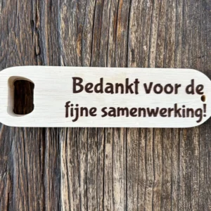 Flessen opener recht rubberhout plat