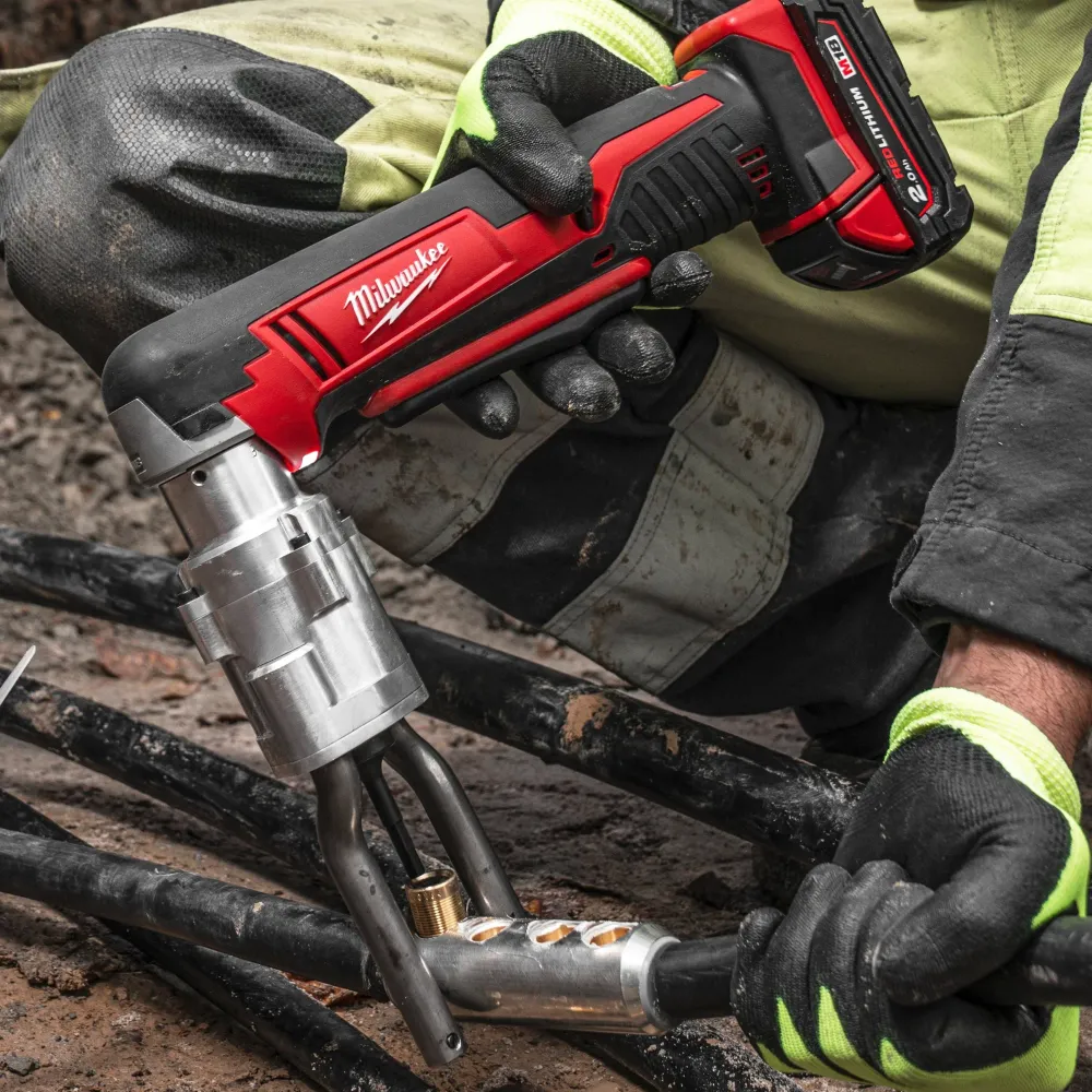 Milawaukee M18 BSBT-0X 18V connectorpistool MILWAUKEE