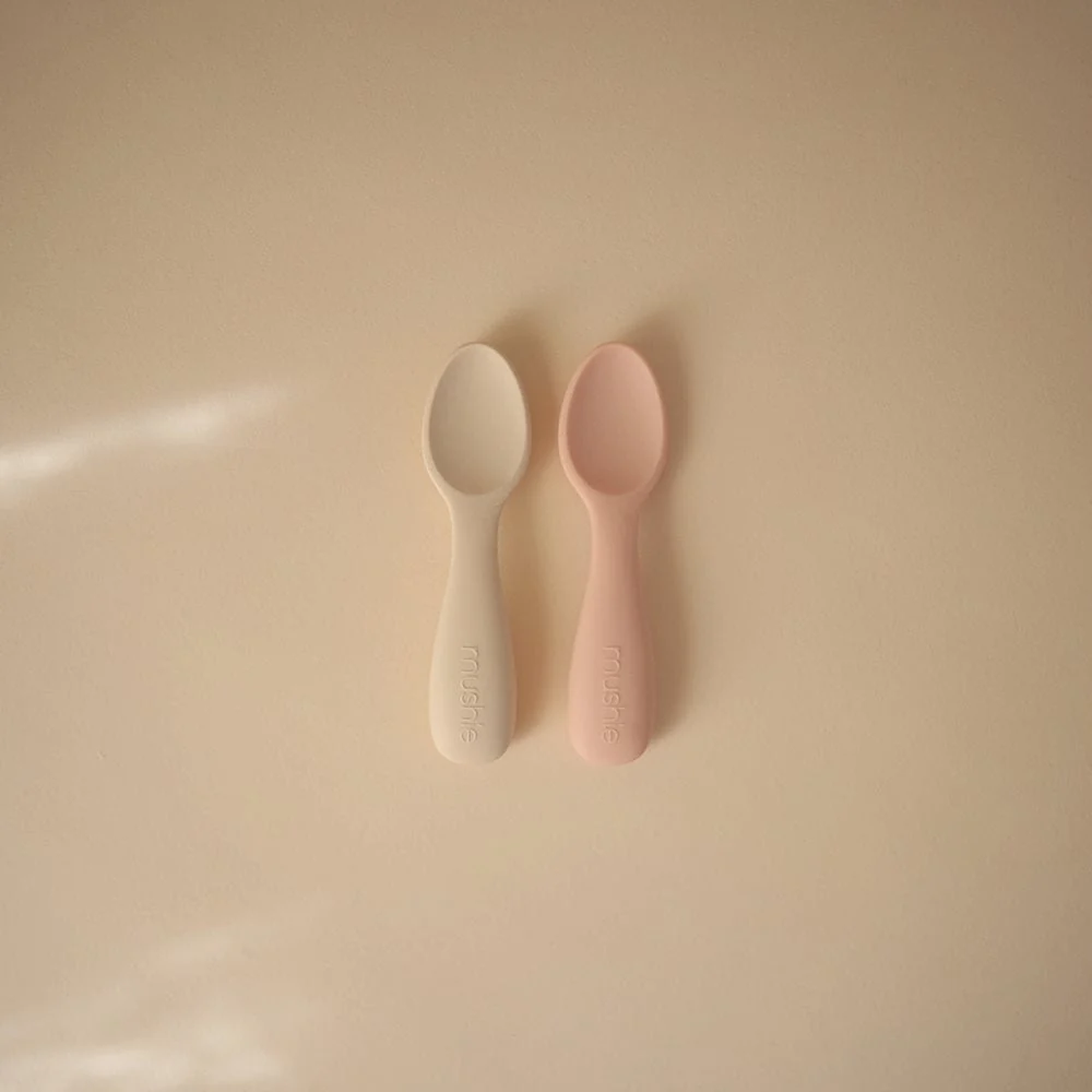 Mushie Starter Baby Theelepels 2-pack Blush/Shifting Sand