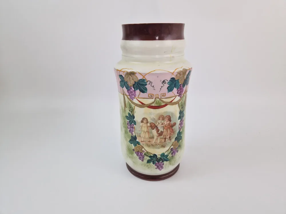 Antieke Opaline vaas handgeschilderd