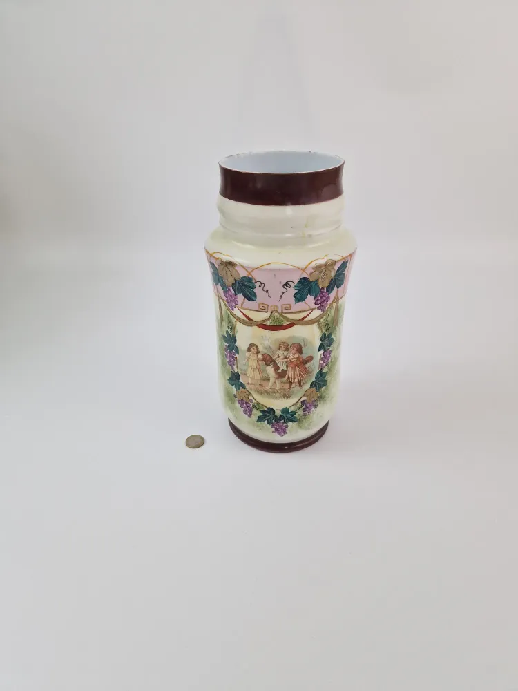 Antieke Opaline vaas handgeschilderd
