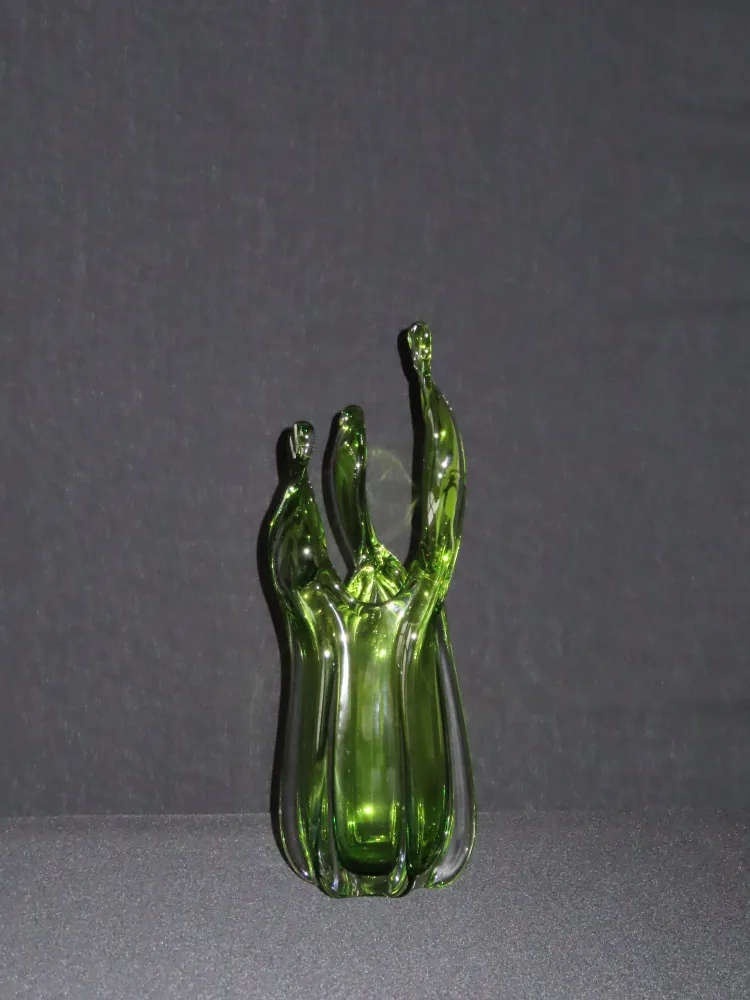Luxe groene mondgeblazen vaas MyID Interiordesign