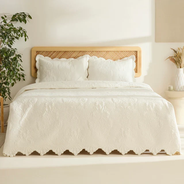 Camille Sprei Set Ecru 230x240 cm + 2 (50x70 cm) KARACA