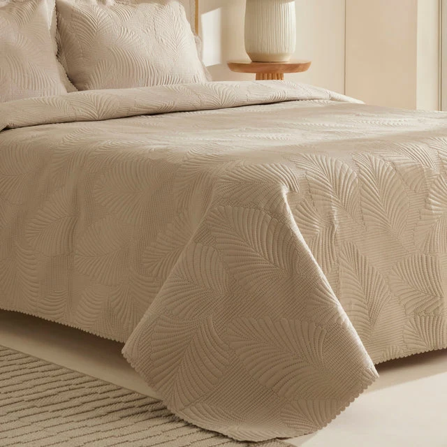 Leaf Beddensprei Set Beige 230x240 cm + 2 (50x70 cm) KARACA