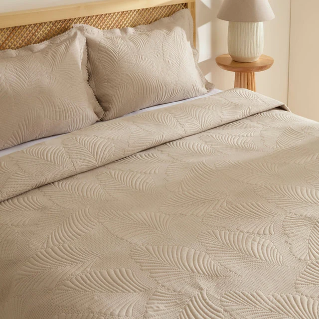 Leaf Beddensprei Set Beige 230x240 cm + 2 (50x70 cm) KARACA
